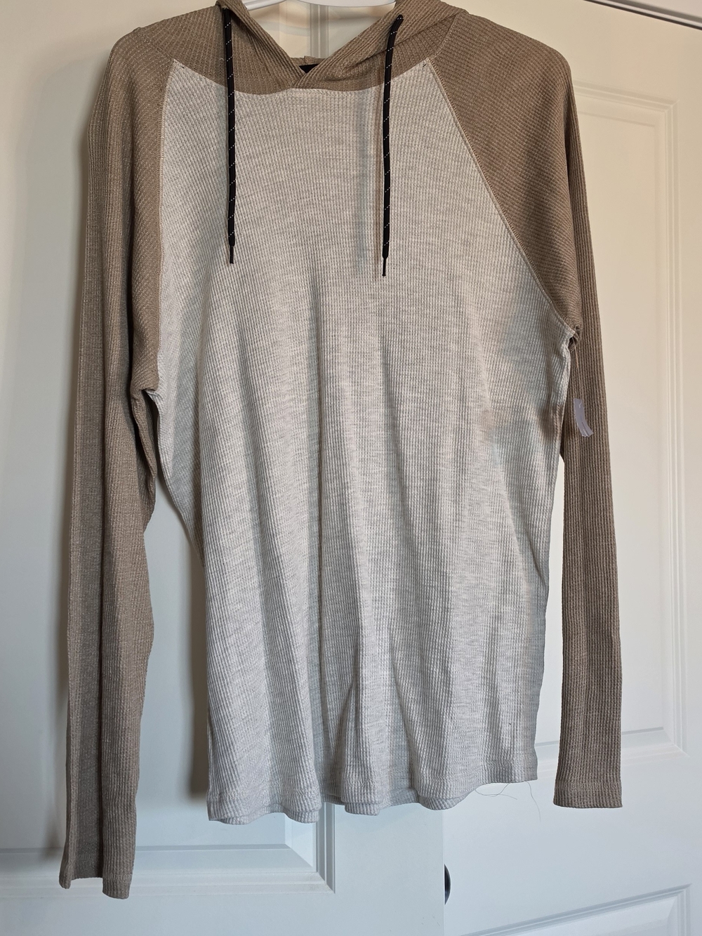 Men's Two-Tone Hooded Waffle Knit Sweater - Light Gray & Tan